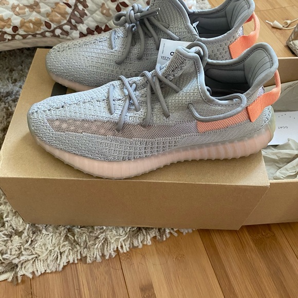 Yeezy 350 V2 ‘True Form’ Size 8.5 - Picture 3 of 3